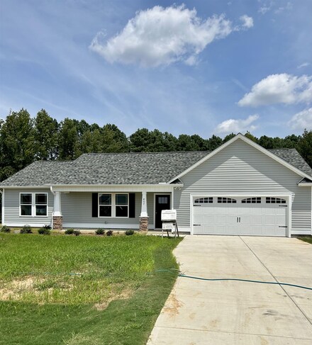 407 Sandcastle Ln, Four Oaks, NC 27524