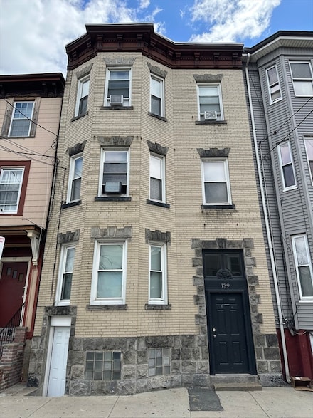 139 London St Unit 1, Boston, MA 02128