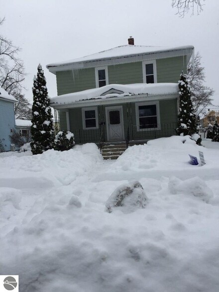 138 E Ninth St, Traverse City, MI 49684
