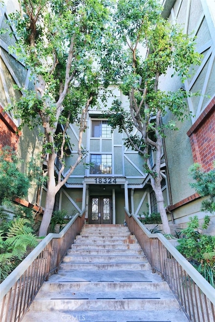 18324 Clark St Unit 205, Tarzana, CA 91356