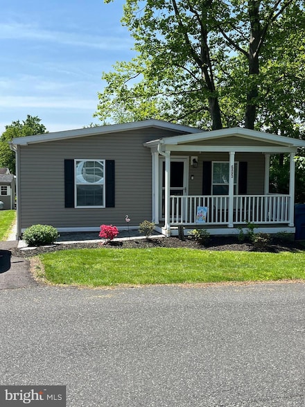 605 Willow Dr, Green Lane, PA 18054
