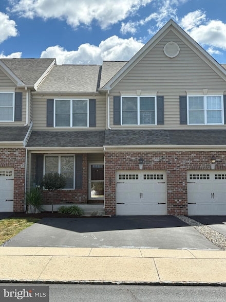 906 Blue Meadow Dr, East Norriton, PA 19403