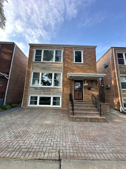 7732 W Addison St Unit 2, Chicago, IL 60634