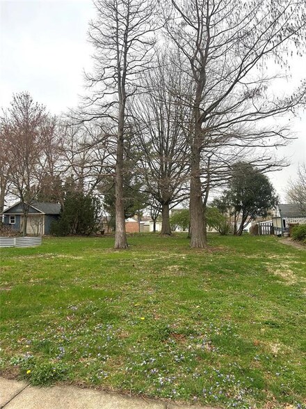 921 High St, Grinnell, IA 50112