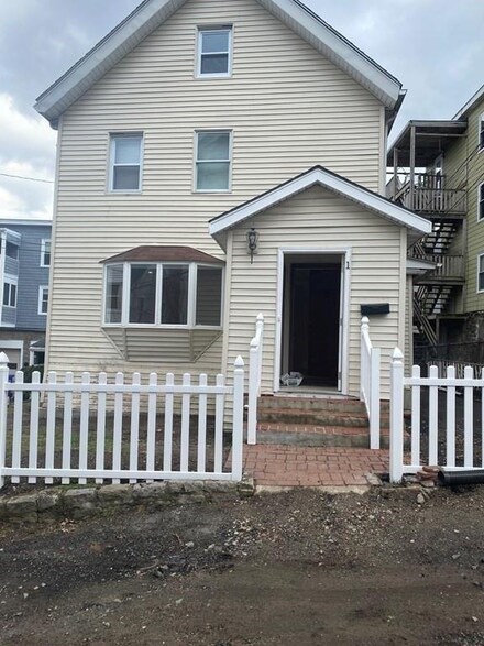 1 Eliot Ave, Chestnut Hill, MA 02467