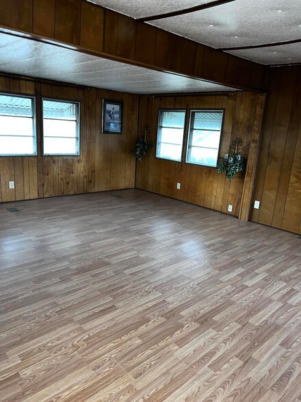 203 High St, Fort Recovery, OH 45846