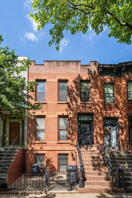 373 16th St Unit 2nd Floor, Brooklyn, NY 11215