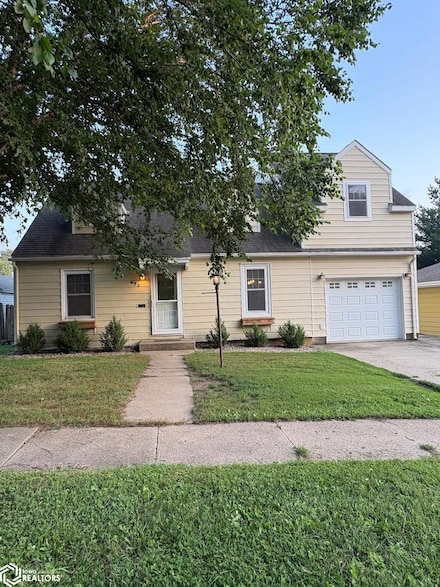 625 W 17th St, Carroll, IA 51401