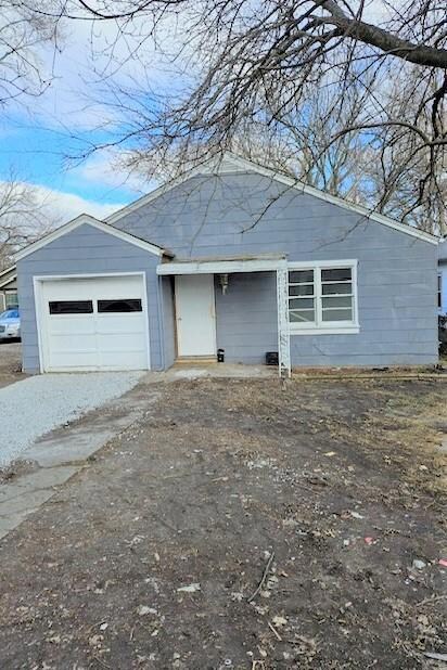 7233 S Benton Ave, Kansas City, MO 64132