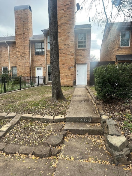 2268 Colony Ct, Dallas, TX 75235