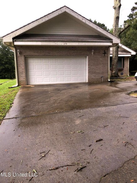 334 Fairview Dr, Biloxi, MS 39531