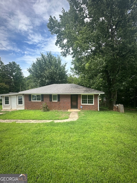 26 Fleming St, Royston, GA 30662