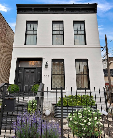 532 N Claremont Ave, Chicago, IL 60612
