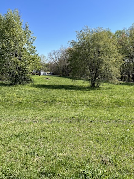 1 Highway 52 E, Lafayette, TN 37083