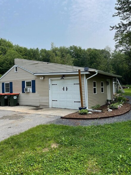 2494 Sand Rd, Ferrisburgh, VT 05456