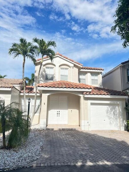4869 NW 108th Place, Doral, FL 33178