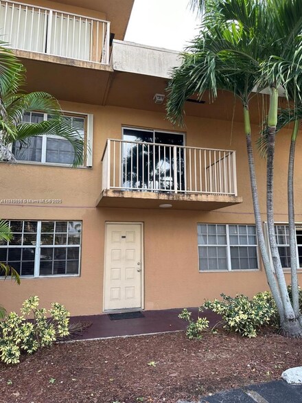 7510 SW 152nd Ave Unit A107, Miami, FL 33193