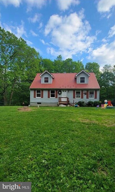 1626 David Ln, Effort, PA 18330