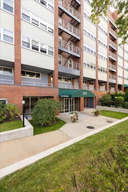 370 Westchester Ave Unit 3N, Port Chester, NY 10573