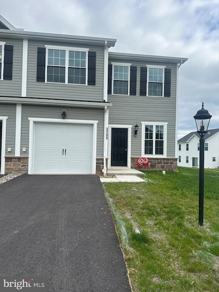 3705 Castle Dr, Dover, PA 17315