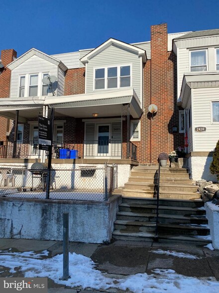2437 S Milan St, Philadelphia, PA 19153