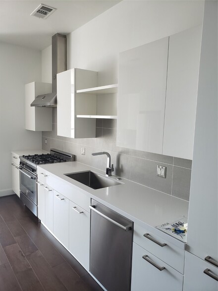 1211 Caroline St Unit 1002, Houston, TX 77002