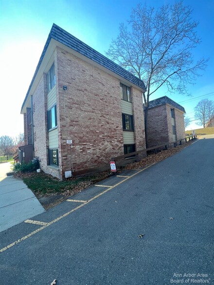 1315 S Maple Rd Unit 307, Ann Arbor, MI 48103
