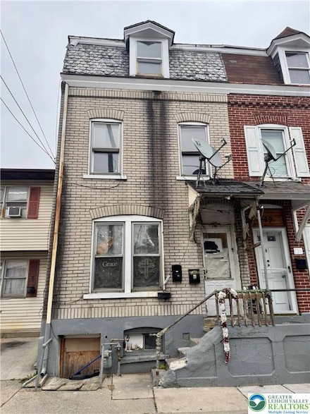 137 S Hall St, Allentown, PA 18101