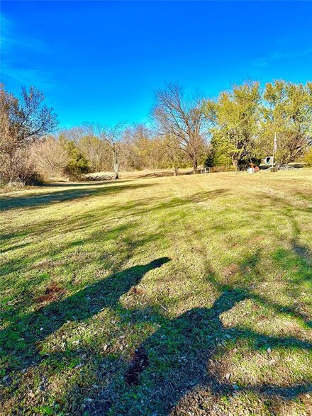825 County Street 2919, Tuttle, OK 73089