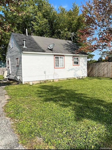 2221 Salt St, Saginaw, MI 48602