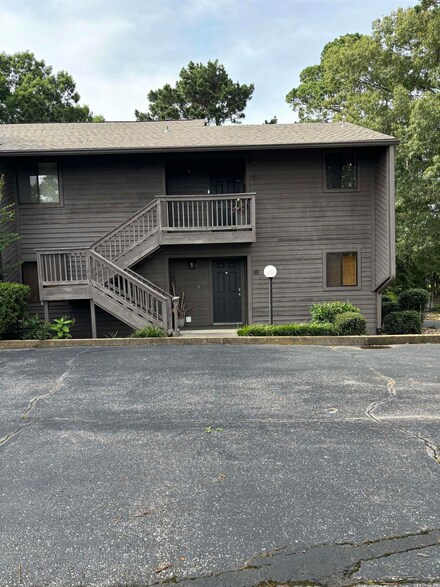 200 Hamilton Oaks Dr, Hot Springs National Park, AR 71913