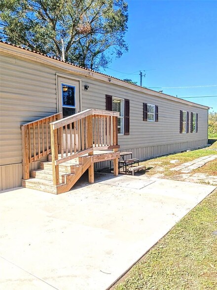 2360 Plum Ave, Auburndale, FL 33823