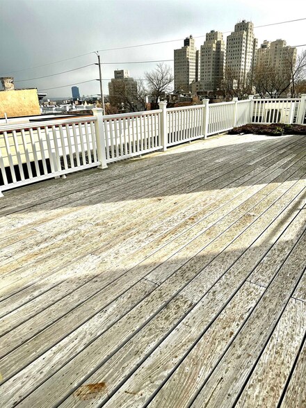 40 Vroom St Unit 1B, Jersey City, NJ 07306