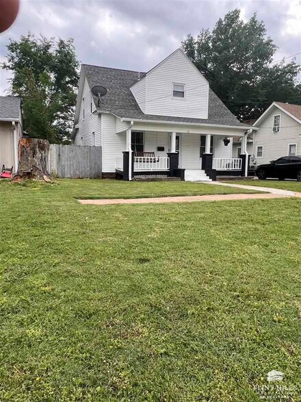 412 NE 13th St, Abilene, KS 67410
