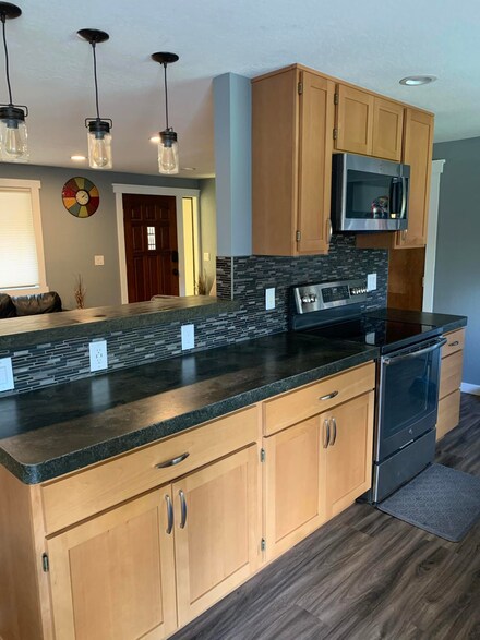 14617 Highway 234, Gold Hill, OR 97525