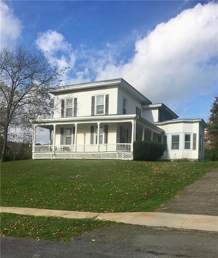 2 1/2 Lake St, Stamford, NY 12167