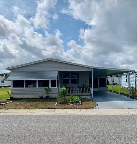 41232 Whitmer Dr, Zephyrhills, FL 33540
