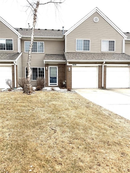6855 Woodland Ave Unit 608, West Des Moines, IA 50266