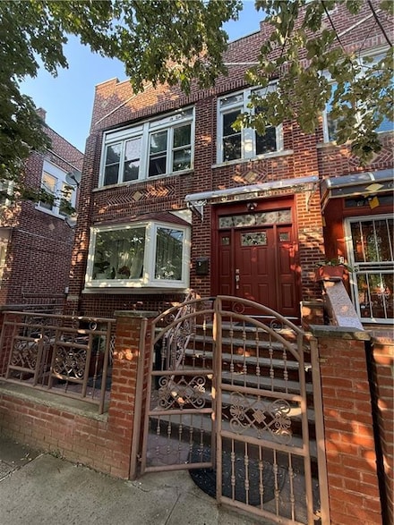 685 Essex St, Brooklyn, NY 11208