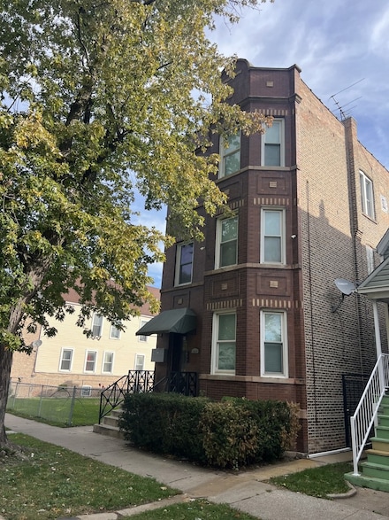 1317 S 51st Ave, Cicero, IL 60804