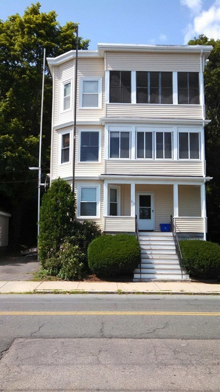 610 Humphrey St Unit 3, Swampscott, MA 01907