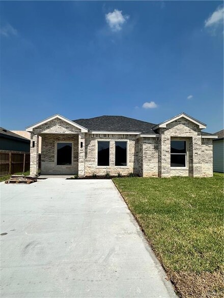 127 N Minnesota St, Alton, TX 78573