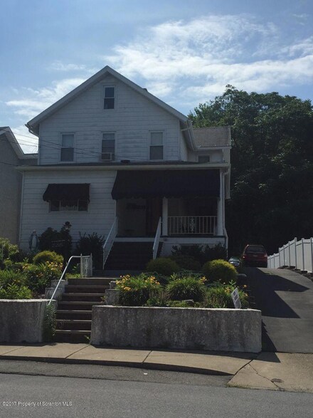 134 Walnut St, Dunmore, PA 18512