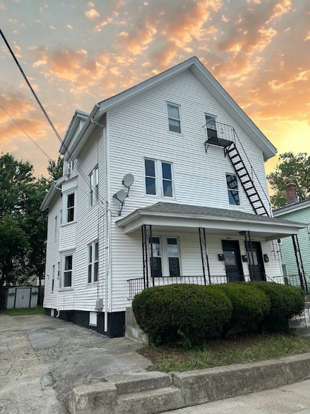 208 Carnation St, Pawtucket, RI 02860