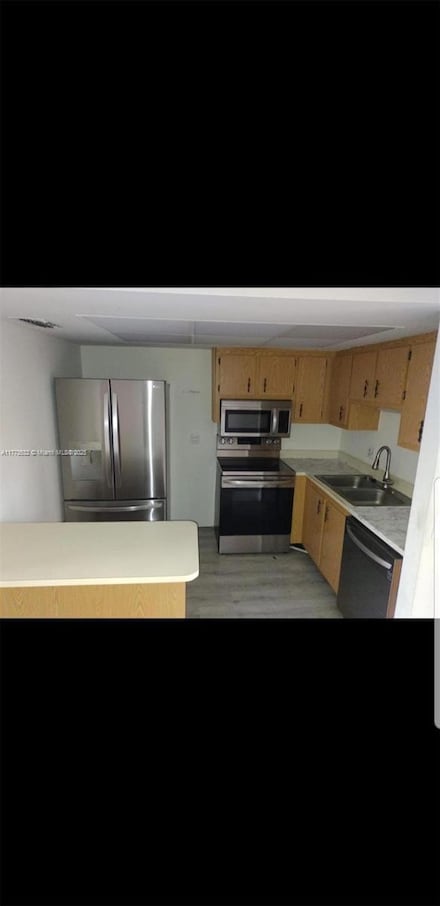 4123 Oak Terrace Dr, Greenacres, FL 33463