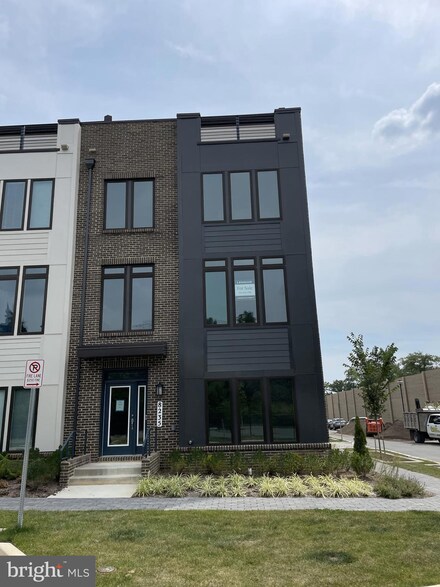 8235 Front Loop, Rockville, MD 20855