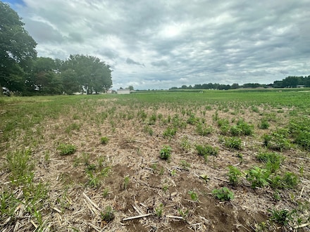 000 Como Rd, Sterling, IL 61081 | Homes.com