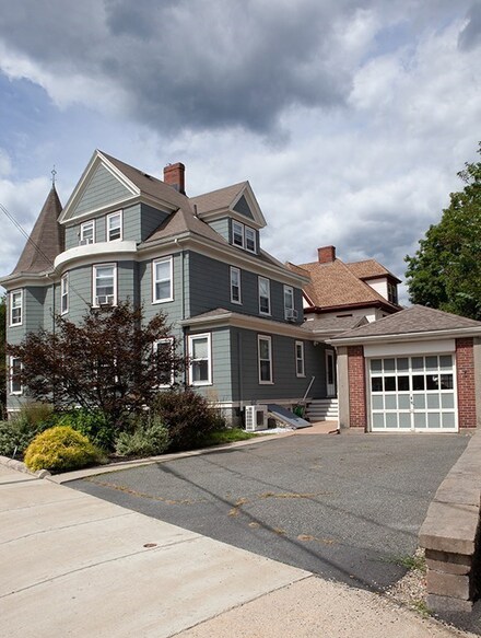 1 Grace St, Malden, MA 02148