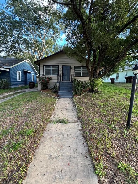 1414 Johns Ave, Haines City, FL 33844