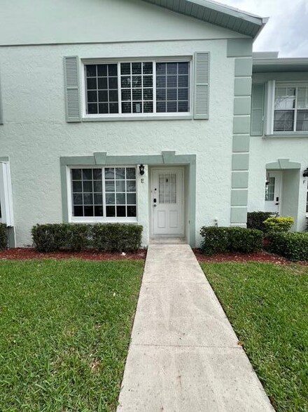 3701 Savoy Ln Unit E, West Palm Beach, FL 33417